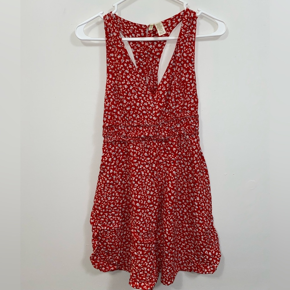 Short japna flowery dress , size small/ fits like a small.